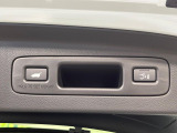 【パワーバックドア】スマートキーや運転席のボタンを押すだけでリアゲートが自動で開閉します!荷物を持っている時や、高い位置にあるバックドアを閉める際に便利な機能です♪