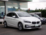 BMW在庫保有台数常時100台以上!ご来店の際はBMW本店(厚木市下荻野140-1)にご来店ください!弊社自慢の全天候型ショールーム!BMW在庫保有台数常時100台以上ございます!