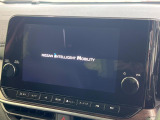 【純正9型ナビ】人気の純正ナビを装備。オーディオ機能も充実しており、Bluetooth接続すればお持ちのスマホやMP3プレイヤーの音楽を再生可能!毎日の運転がさらに楽しくなります!!