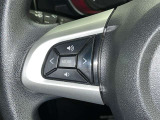 ステアリングスイッチ装備!運転しながら手元でオーディオの操作などができます。
