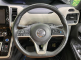 【純正革巻きステアリング】上質な革を使用することで、手にしっかり馴染みとても運転しやすいハンドルです♪