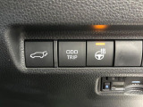 【パワーバックドア】スマートキーや運転席のボタンを押すだけでリアゲートが自動で開閉します!荷物を持っている時や、高い位置にあるバックドアを閉める際に便利な機能です♪