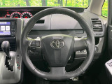 【純正革巻きステアリング】上質な革を使用することで、手にしっかり馴染みとても運転しやすいハンドルです♪