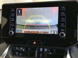 後方の見にくい視界もバックモニターで確認サポートして駐車時も安心☆
