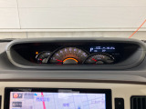 当店は仕上げ業者と提携して、車両の仕上げを行っております。磨き、ルームクリーニング、ヘッドライト磨き、を一貫して行っております。