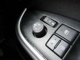 駐車時や狭い道でのすれ違い時に気を使うミラー。電動格納式ドアミラーはそんな時に便利です。