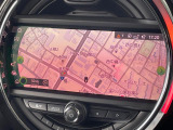 ●純正ナビ:一体感のあるナビは、高級感ある車内を演出してくれます。Bluetooth再生などオーディオ機能も充実しておりますので、運転もより楽しめます♪
