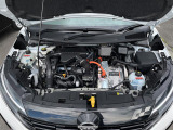 エンジンルームの画像です。店舗にて現車の確認もいただけますので、お電話で在庫のご確認の上是非ご来店くださいませ!!!ワクワクするクルマ選びをご提案します!