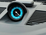 【 安心の最大381項目対象の有料保証 】エンジンやミッション等の機関系はもちろん、純正ナビやエアコンなどあらゆる部位が対象。年間あたり300万円の保証、24時間対応の窓口有、さらにタイヤ保証付き!?