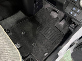 嬉しい純正フロアマット付き♪ 状態も良好です(^^♪