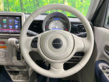 インテリアに合わせたデザインのステアリングは、運転される方のことも考え、運転しやすい形状、大きさです。是非一度、実際に触ってお確かめください。
