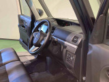 納車前にはプロのメカニックが点検、整備を行いますので安心してお乗り頂けます!!