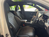 メルセデス・ベンツの定める厳しい基準をクリアしたお車のみをご案内させて頂きます。納車前整備はメーカー規定に基づき100項目以上にも及ぶ点検を熟練のメカニックによって行いご納車させて頂きます。