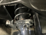 お車を安心してお乗りいただく為には、足回りの定期点検が欠かせません。サービスサポート(有償保証)では無料点検もご提供しており、安心のカーライフをお過ごしいただけるサポート体制が整っています。