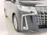 フォグランプ装着車です。暗い夜道の車両前方を明るく照らします