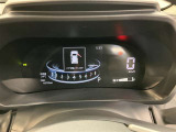 視認性の高いスピードメーターになっております。