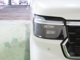 LEDヘッドライトは、点灯の瞬間から光量を発揮し、突然暗くなるトンネルなどでの安定感を高めます。