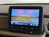 【バックカメラ】リバースにするだけで映ります、後方の安全確認や、狭い駐車場での車庫入れ、雨の日や夜間など視界の悪い時に便利です!安全にバックする為には欠かせない装備です。