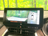 【パノラミックビューモニター】専用のカメラにより、上から見下ろしたような視点で360度クルマの周囲を確認することができます☆死角部分も確認しやすく、狭い場所での切り返しや駐車もスムーズに行えます。