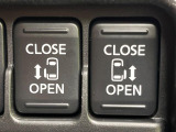 【両側パワースライドドア】スマートキーや運転席のスイッチで後席両側スライドドアの開閉が可能♪電動だから力を入れてドアを開ける必要が無く、小さなお子様でも簡単に開け閉めでき快適です♪