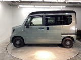 スライドドアなら狭い駐車場でもドアをぶつける心配がありません。ステップが低く乗り降りもしやすいです。