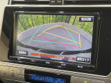【バックカメラ】駐車時に後方がリアルタイム映像で確認できます。大型商業施設や立体駐車場での駐車時や、夜間のバック時に大活躍!運転スキルに関わらず、今や必須となった装備のひとつです!