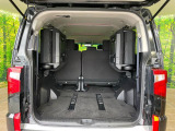 普段のお買い物や通勤、送迎等に十分な荷室スペースを確保しております。セカンドシートを倒すと、大きな荷物の積載も可能です♪