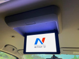 【フリップダウンモニター】大画面モニターで後席でもエンタメをお楽しみいただけます。小さなお子様にも大人気の装備です♪