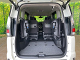 普段のお買い物や通勤、送迎等に十分な荷室スペースを確保しております。セカンドシートを倒すと、大きな荷物の積載も可能です♪