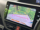 【バックカメラ】駐車時に後方がリアルタイム映像で確認できます。大型商業施設や立体駐車場での駐車時や、夜間のバック時に大活躍!運転スキルに関わらず、今や必須となった装備のひとつです!