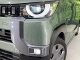 【LEDヘッドライト】悪天候や夜間走行時も良好な視界を確保し安心して運転できる高輝度LEDヘッドライトを装備!点灯速度が早く、消費電力も抑えられています。