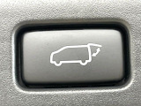 【パワーバックドア】スマートキーや運転席のボタンを押すだけでリアゲートが自動で開閉します!荷物を持っている時や、高い位置にあるバックドアを閉める際に便利な機能です♪