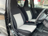 痛みの出やすい運転席シートの角、フロアマット、座面、ともに良好です