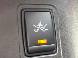 【エマージェンシーブレーキ】走行中に前方の車両等を認識し、衝突しそうな時は警報とブレーキで衝突回避と被害軽減をアシスト。より安全にドライブをお楽しみいただけます。