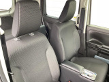 運転席まわりには十分なスペースがあり、大柄な方でもゆったり運転していただける環境です。