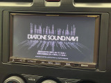 【ナビゲーション】使いやすいナビで目的地までしっかり案内してくれます。各種オーディオ再生機能も充実しており、お車の運転がさらに楽しくなります!!