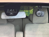 【スズキ セーフティサポート】走行中に前方の車両等を認識し、衝突しそうな時は警報とブレーキで衝突回避と被害軽減をアシスト。より安全にドライブをお楽しみいただけます。
