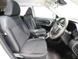 ゆったり室内で運転もしやすいです♪使い勝手の良い配置もされています!