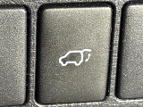 【パワーバックドア】荷物を抱えた状態でもリアゲートの開閉が可能です!お買い物時やアウトドアの際に役立ちますね。