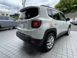 コンパクトな車体に加え、バックモニターとソナー付きで、ショッピングモールの駐車もスムーズです。