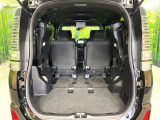 普段のお買い物や通勤、送迎等に十分な荷室スペースを確保しております。セカンドシートを倒すと、大きな荷物の積載も可能です♪