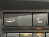 【パワーバックドア】スマートキーや運転席のボタンを押すだけでリアゲートが自動で開閉します!荷物を持っている時や、高い位置にあるバックドアを閉める際に便利な機能です♪