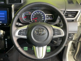 【純正革巻きステアリング】上質な革を使用することで、手にしっかり馴染みとても運転しやすいハンドルです♪