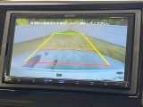 【バックカメラ】駐車時に後方がリアルタイム映像で確認できます。大型商業施設や立体駐車場での駐車時や、夜間のバック時に大活躍!運転スキルに関わらず、今や必須となった装備のひとつです!