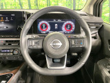 【純正革巻きステアリング】上質な革を使用することで、手にしっかり馴染みとても運転しやすいハンドルです♪