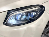 ●LEDヘッドライト:夜間走行時も良好な視界を確保し安心して運転できる高輝度LEDヘッドライトを装備!点灯速度が早く、消費電力も抑えられています。
