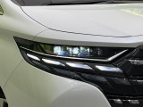 【シーケンシャルターンランプ付きLEDヘッドライト】人気の『流れるウィンカー』付きのLEDヘッドライトを装備♪高級感はもちろん、点灯時は存在感たっぷりで他車からも認識されやすく安心です。
