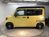 スライドドアなら狭い駐車場でもドアをぶつける心配がありません。ステップが低く乗り降りもしやすいです。