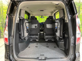 普段のお買い物や通勤、送迎等に十分な荷室スペースを確保しております。セカンドシートを倒すと、大きな荷物の積載も可能です♪