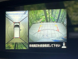 【アラウンドビューモニター】専用のカメラにより、上から見下ろしたような視点で360度クルマの周囲を確認することができます☆死角部分も確認しやすく、狭い場所での切り返しや駐車もスムーズに行えます。
